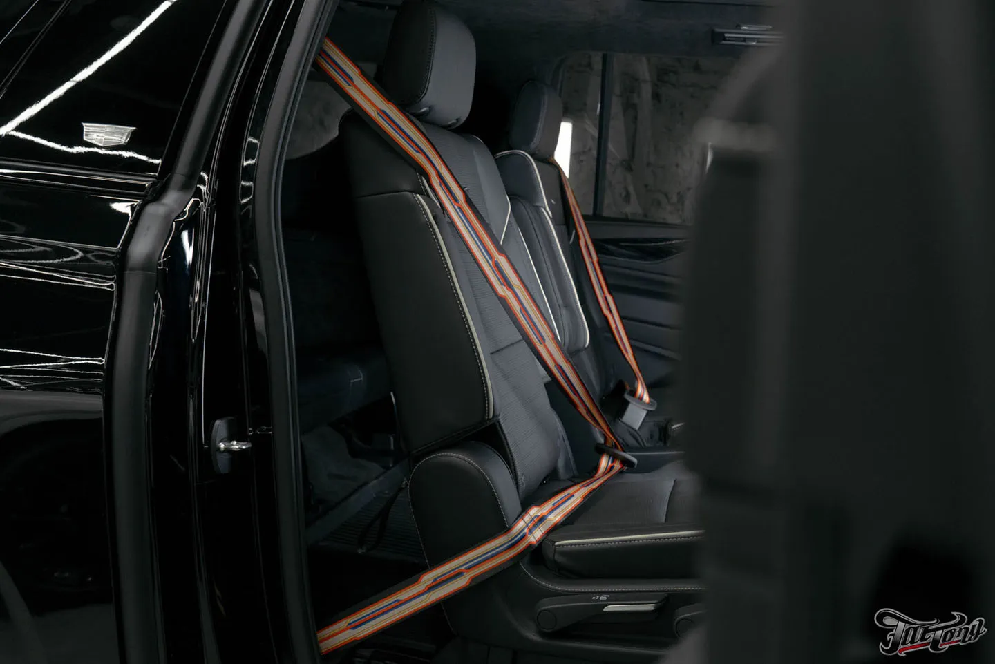 Проделали большую работу над Cadillac Escalade, часть 4: ремонт и окрас, детейлинг, фирменный Шиномонтаж на вибростенде с адаптацией на стендах Hunter и долгожданная выдача!